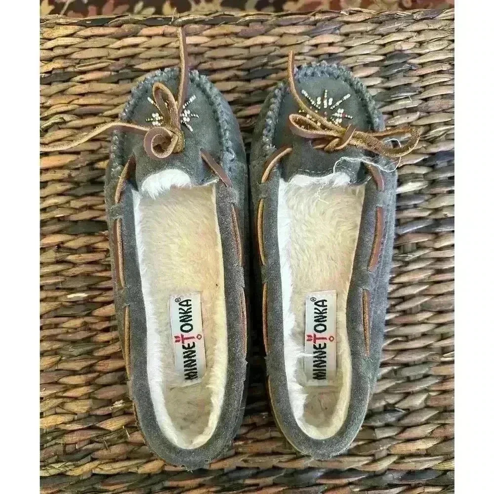 MINNETONKA MOCCASINS | SIZE 6